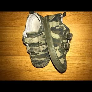 Gap Army shoes